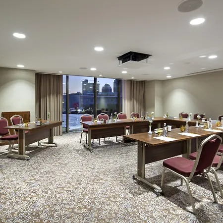Hilton Garden Beylikduzu 4* Istanboel