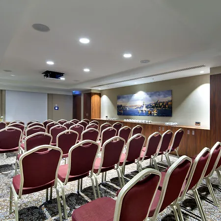 Hilton Garden Beylikduzu Hotel Istanboel