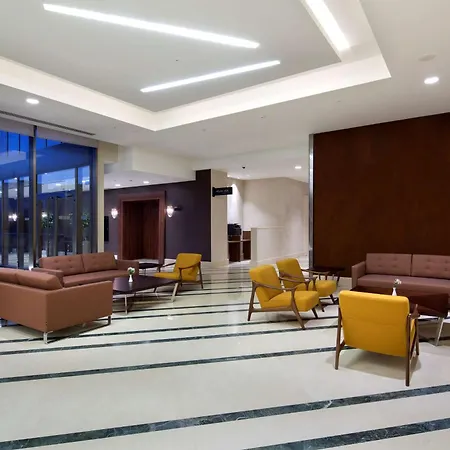 מלון Hilton Garden Beylikduzu 4*
