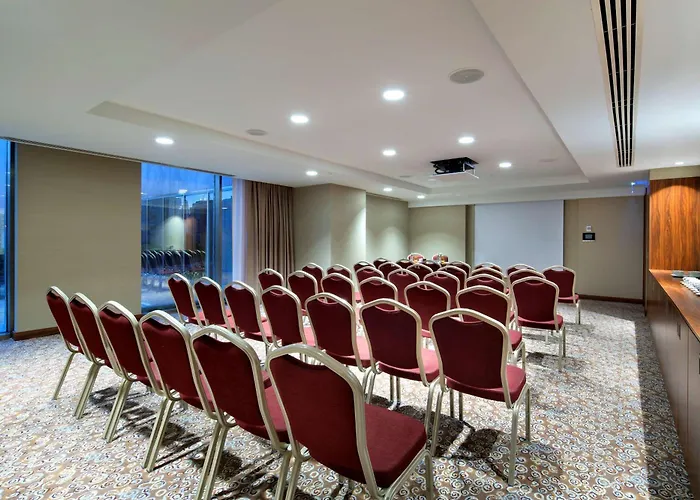 Hilton Garden Beylikduzu Hotel 4*